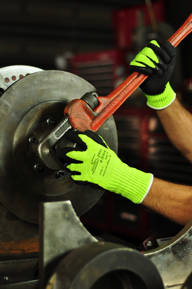 niros-pure-gloves-action-shot-8